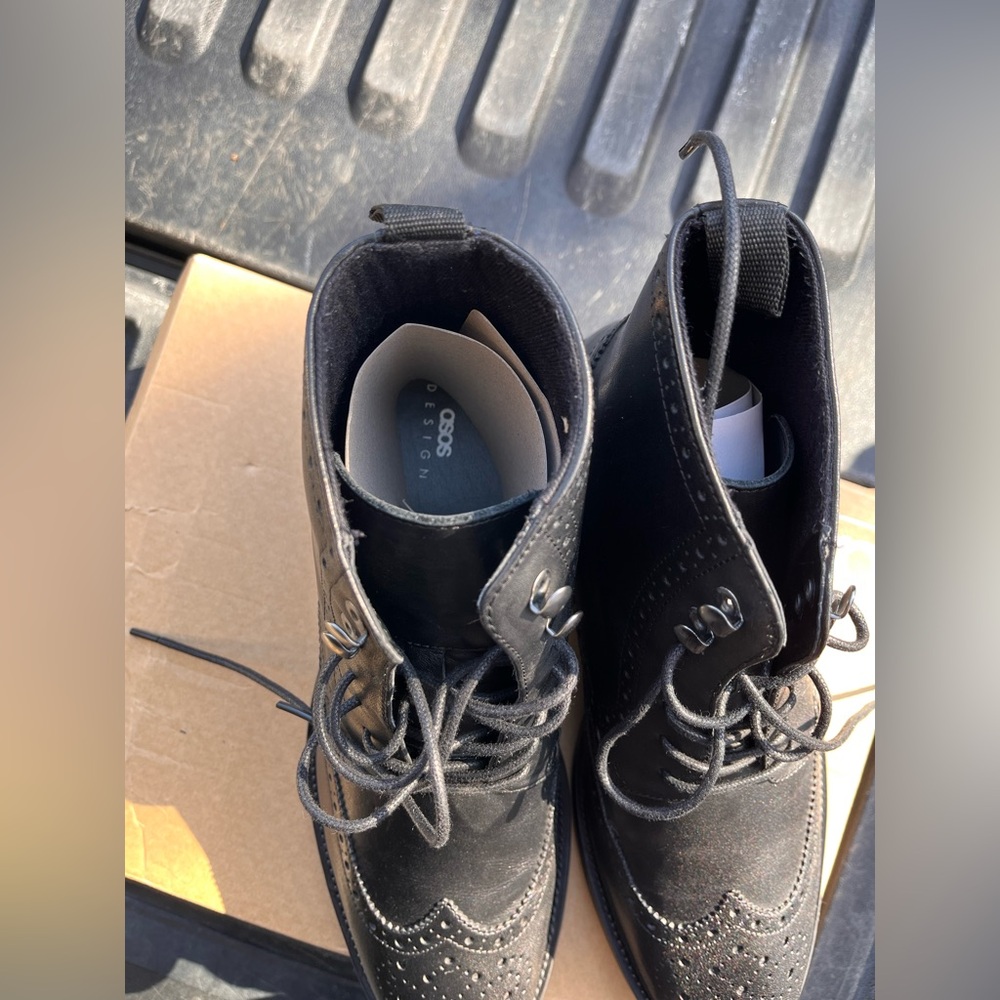 Wingtip boots - Picture 2 of 5
